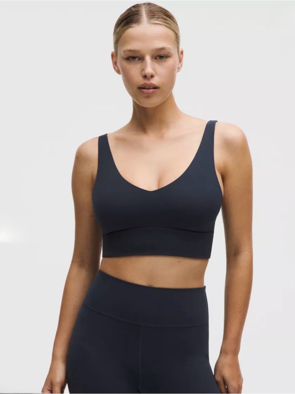 lululemon Focuser V-Neck Bra
Light Support, C/D Cup Size L